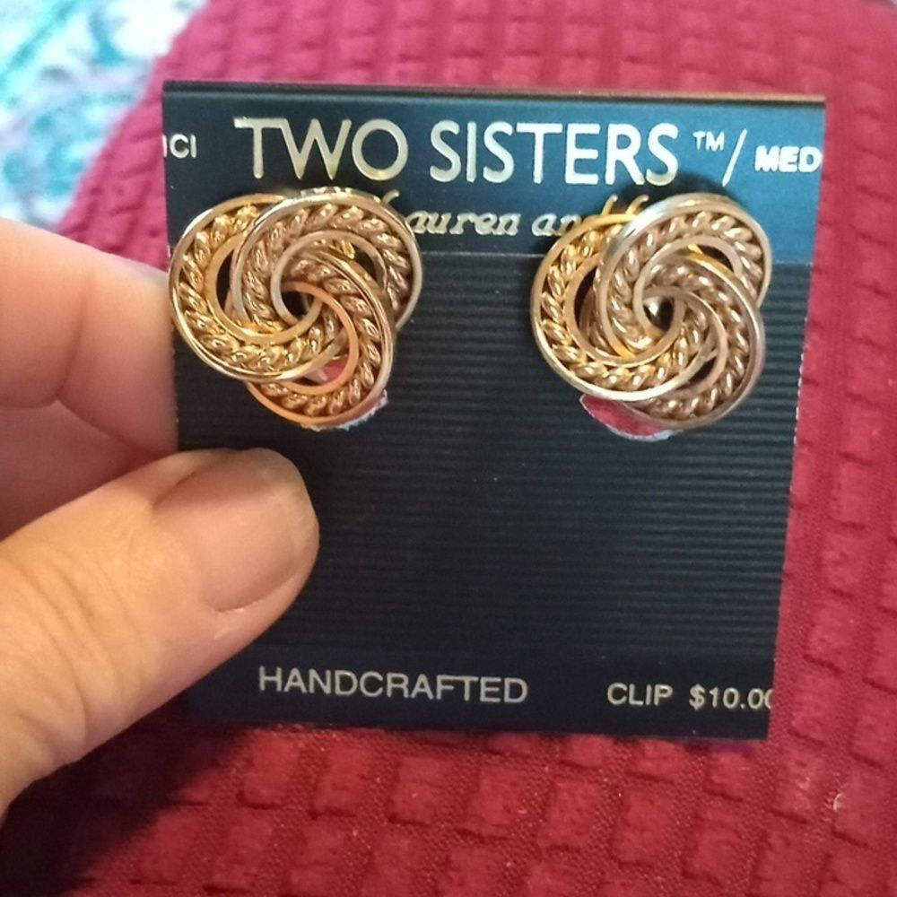 Two sisters vintage clip-on earrings